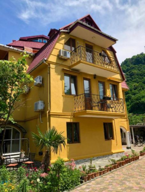 Deluxe guest house